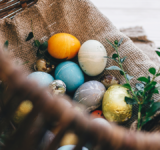 The image of painting eggs to be colourful for Easter is eternal: a tradition that can be traced back to paganism and Christianity