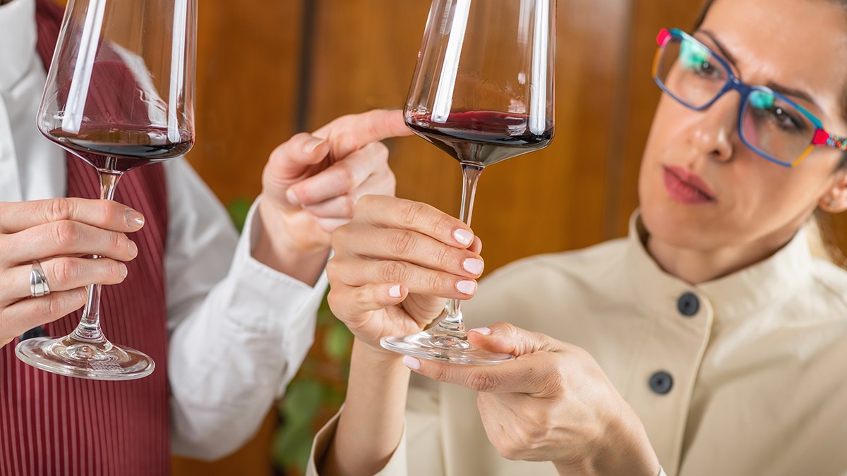 Authenticating wine using specialised IoT and Blockchain technology