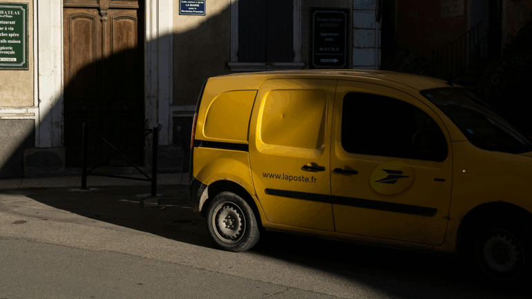 La Poste partners with Pathway to create digital twin of fleet thumbnail